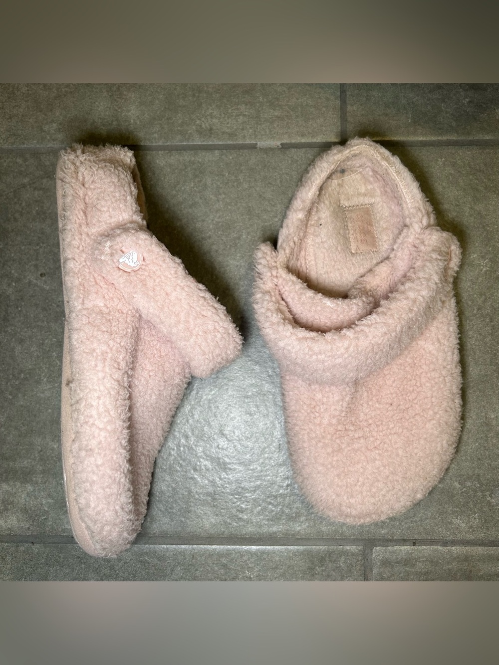 Crocs Classic Cozzzy Pink Loungewear Clog Slippers Women’s Shoe Size 8